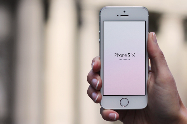 Free-iPhone-5S-In-Hand-Mockups